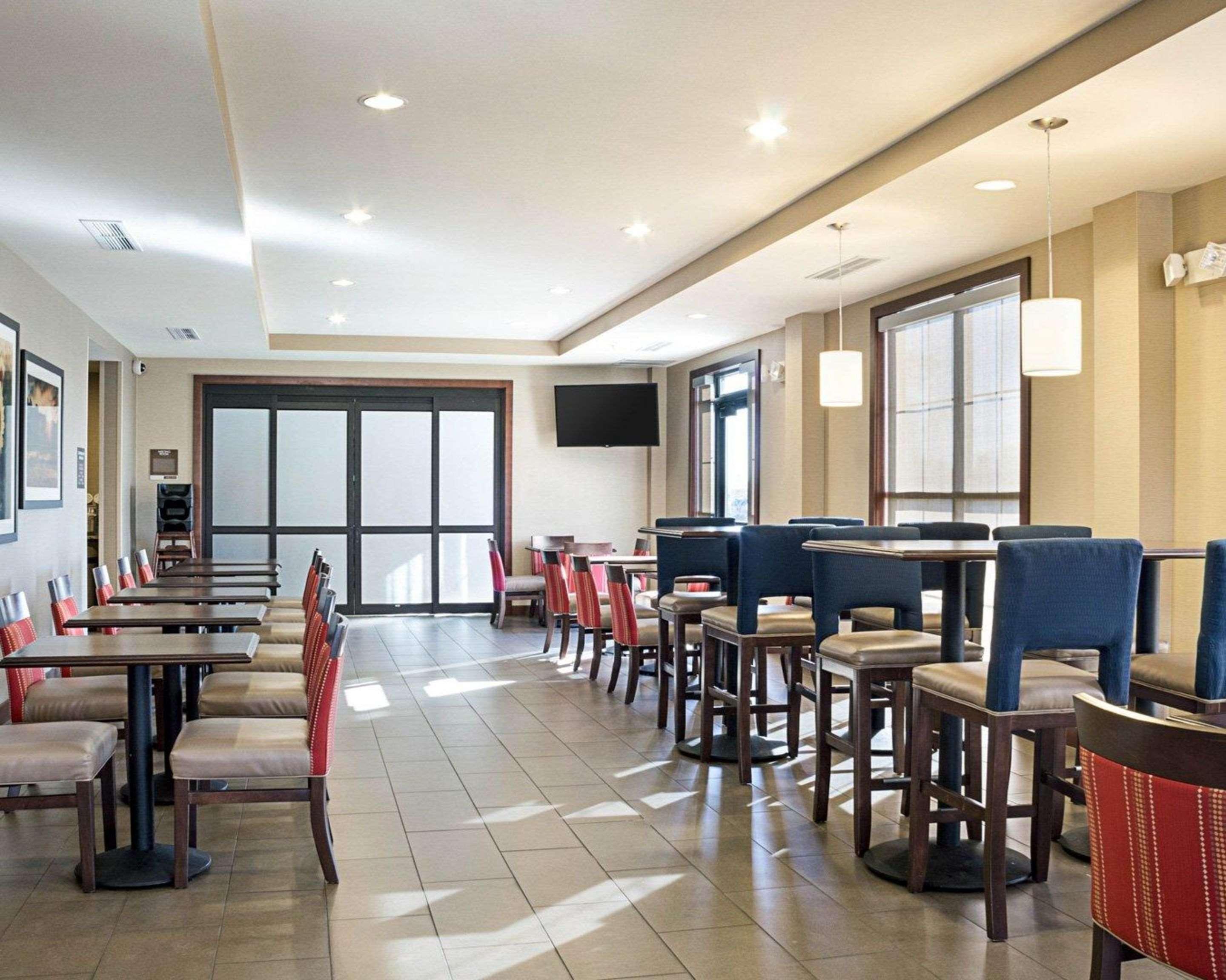 医疗中心凯富套房酒店 法戈 外观 照片